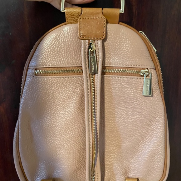 Backpack - Picture 3 of 4